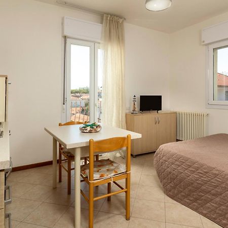 Residence Uno Studio&Suites Rimini Exterior foto