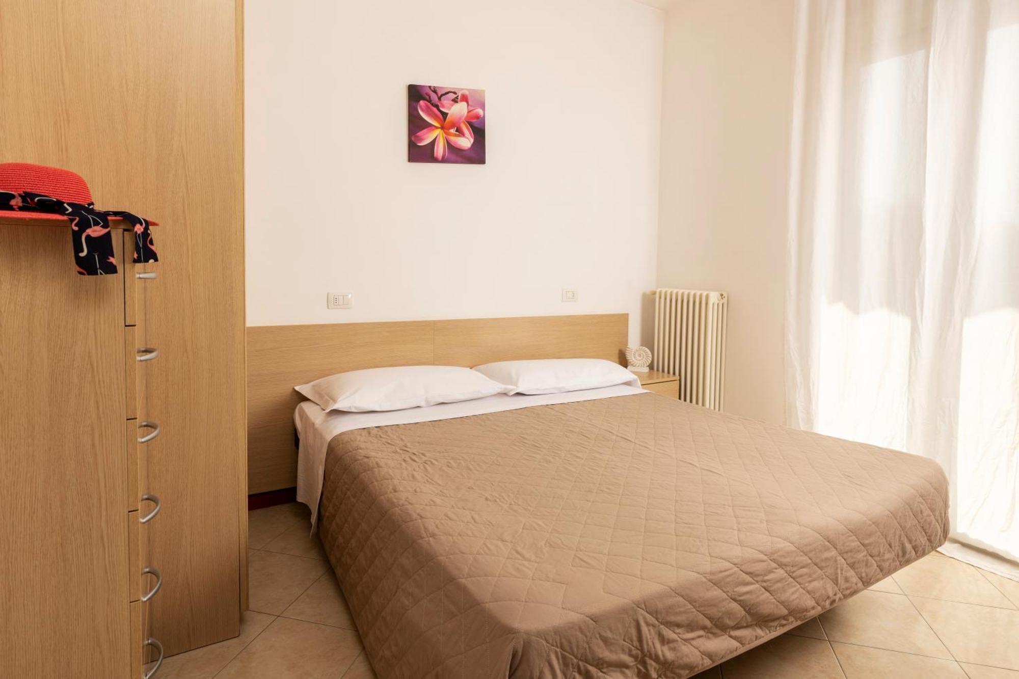 Residence Uno Studio&Suites Rimini Exterior foto