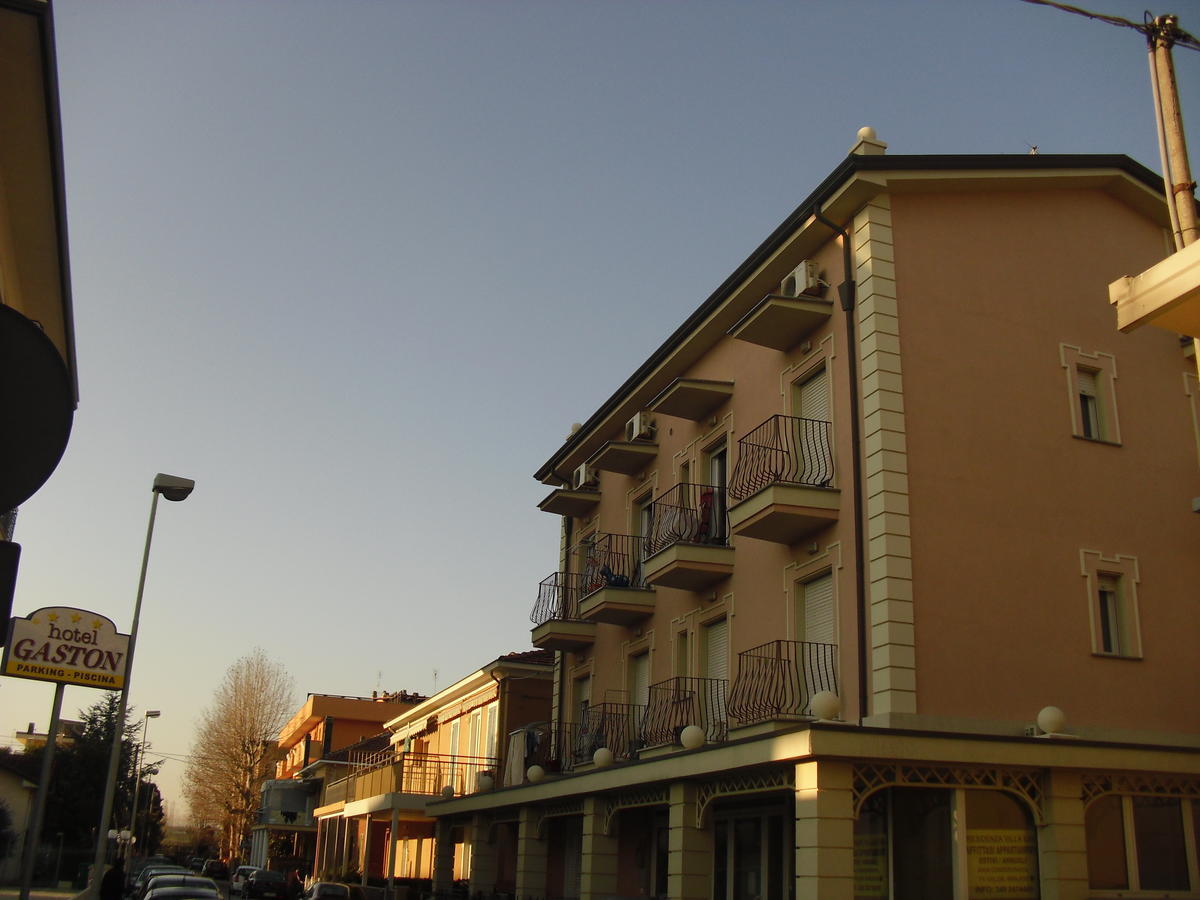 Residence Uno Studio&Suites Rimini Exterior foto