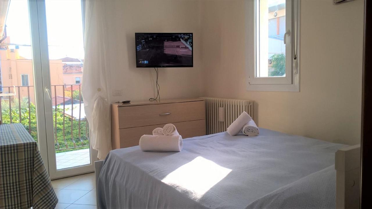 Residence Uno Studio&Suites Rimini Exterior foto