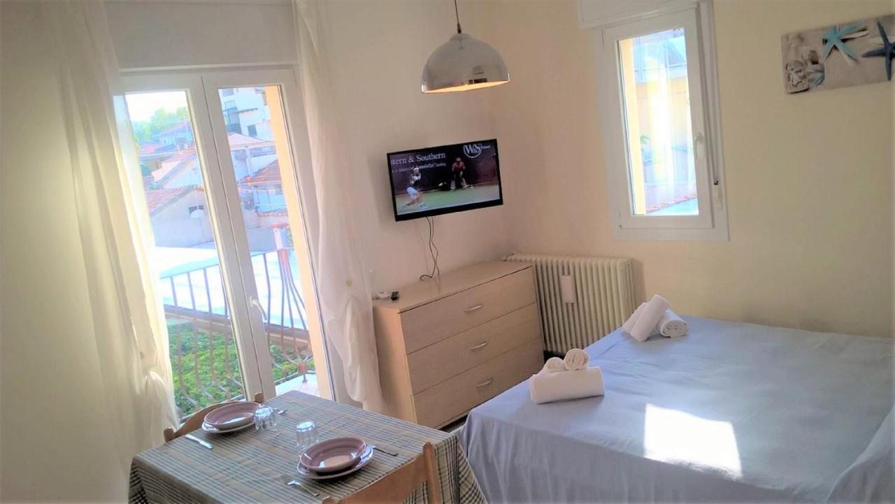 Residence Uno Studio&Suites Rimini Exterior foto