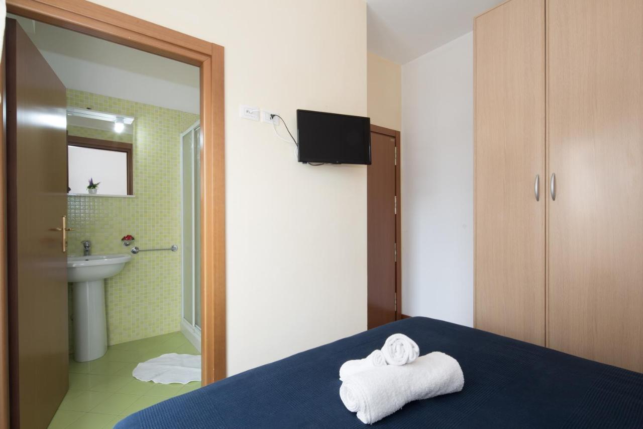Residence Uno Studio&Suites Rimini Exterior foto